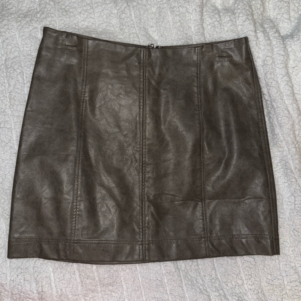 She + sky, faux gray leather skirt